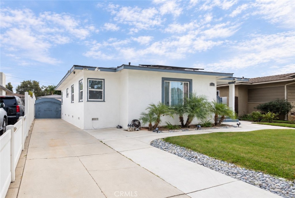2121 Valencia Property Photo 3