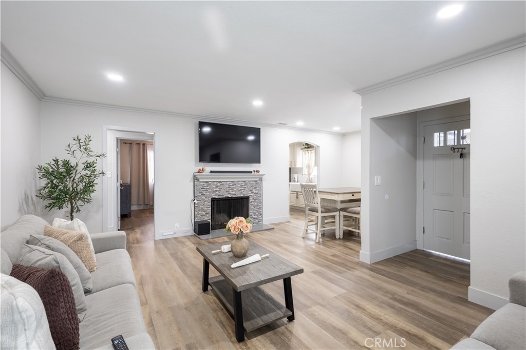 2121 Valencia Property Photo 5