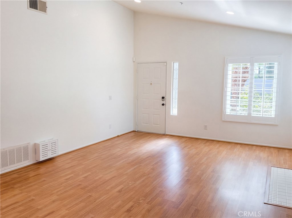 7776 Somerset Property Photo 8