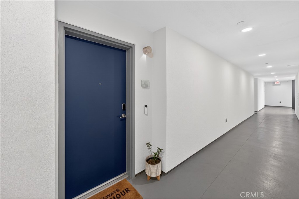 150 The Promenade N 415 Property Photo 1