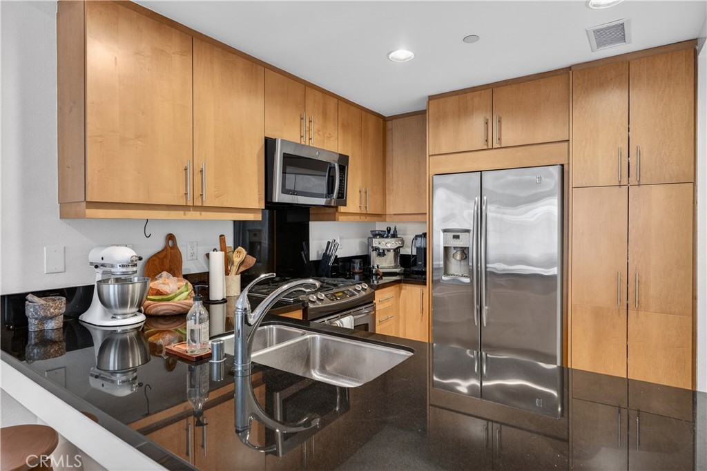 150 The Promenade N 415 Property Photo 15