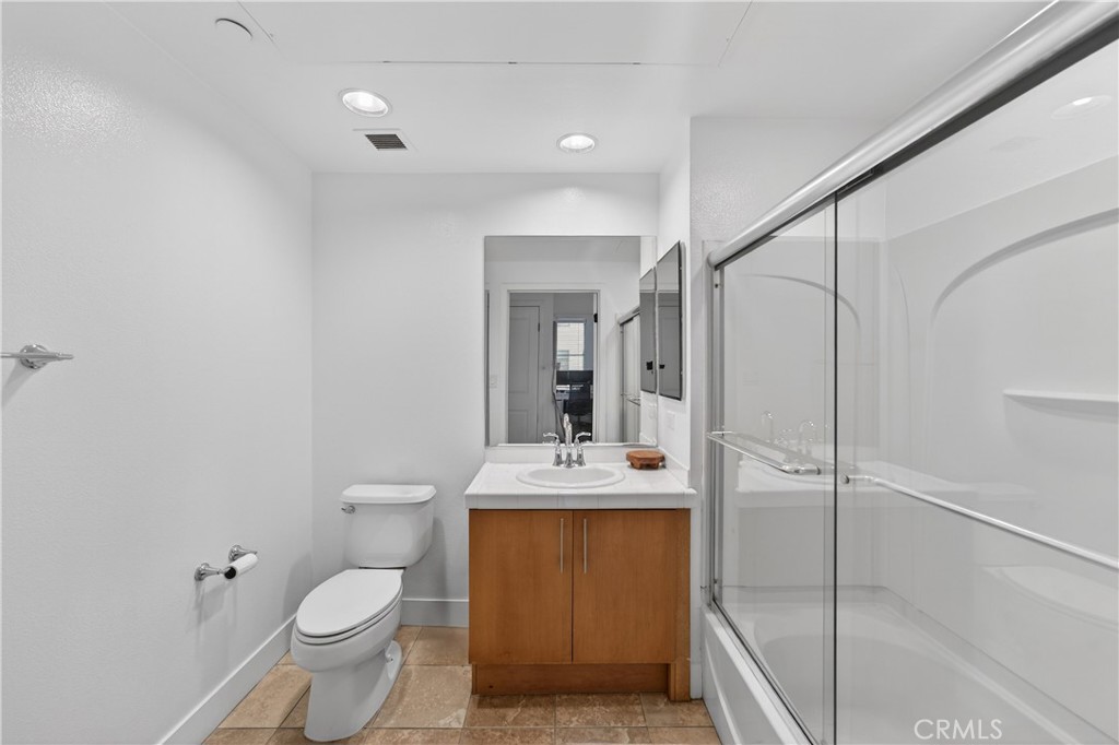 150 The Promenade N 415 Property Photo 19