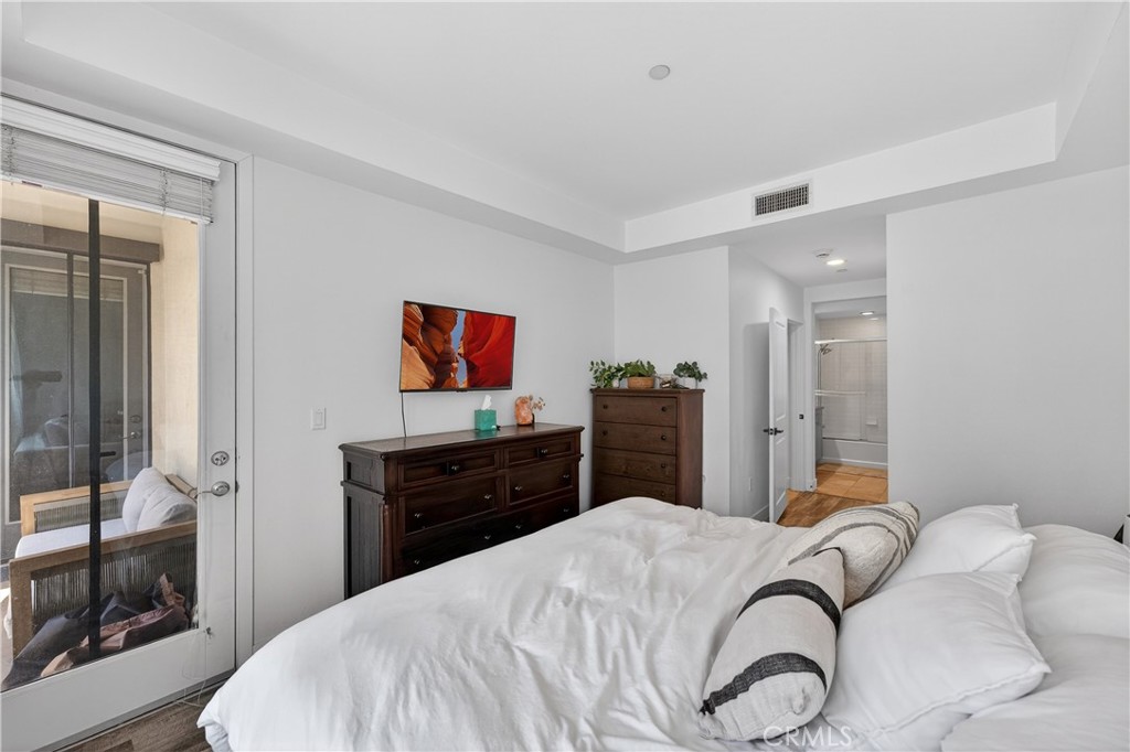 150 The Promenade N 415 Property Photo 22