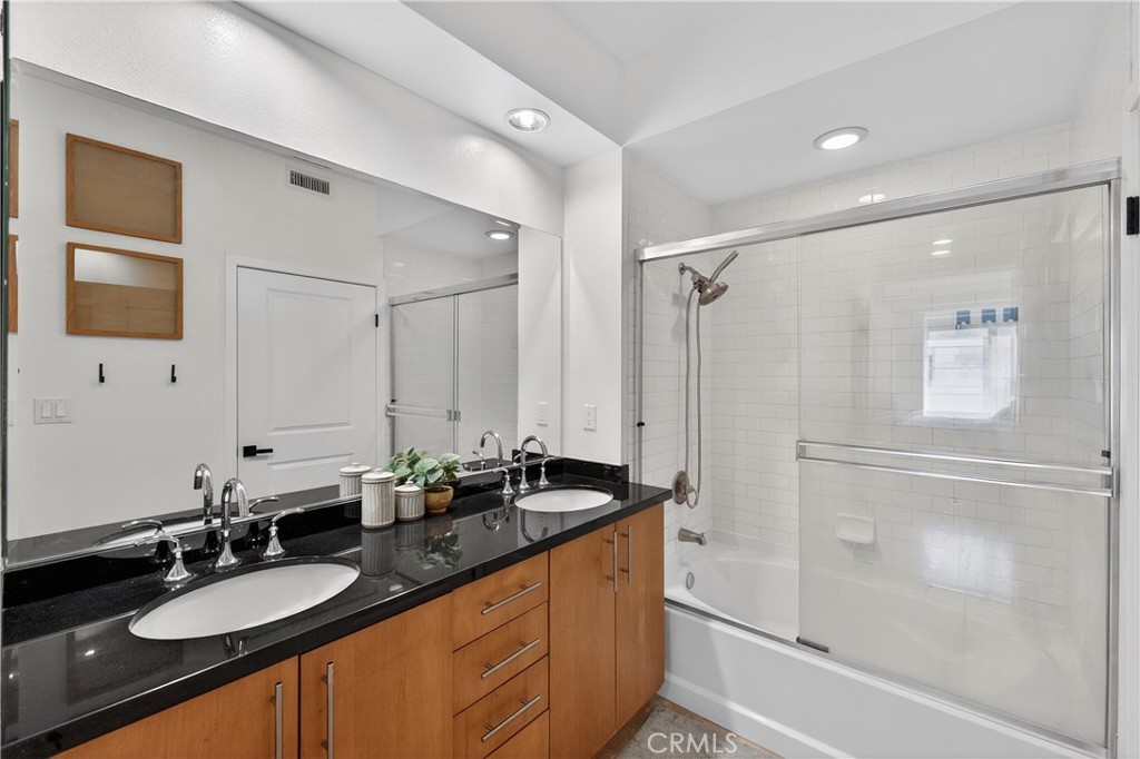 150 The Promenade N 415 Property Photo 25