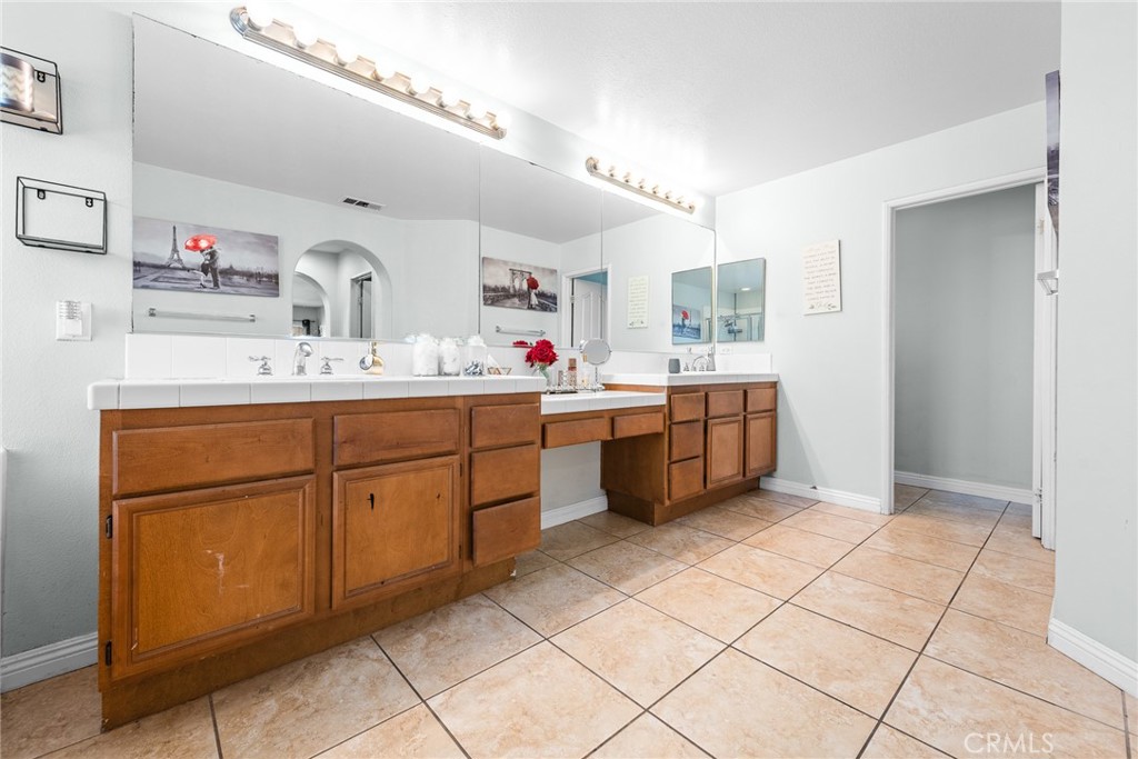 27654 Gladstone Drive Property Photo 36