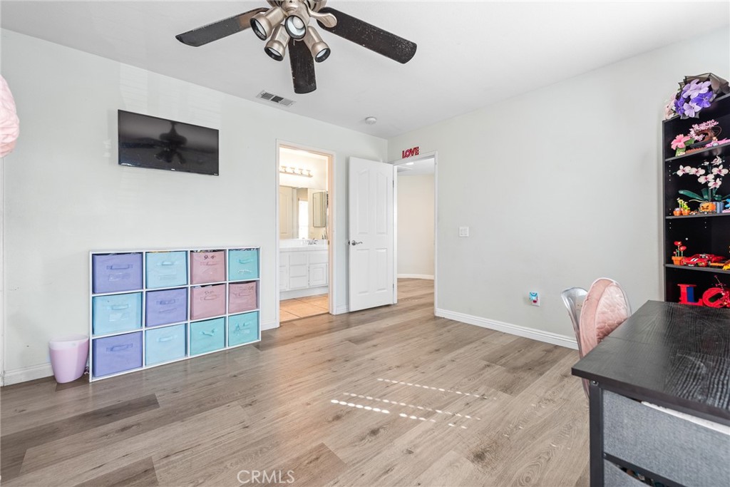 27654 Gladstone Drive Property Photo 44