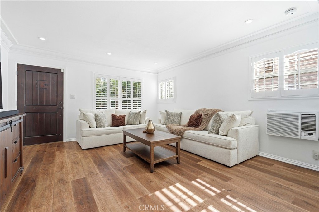 4027 La Salle Property Photo 4