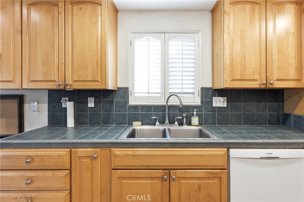6076 Walnut Avenue Property Photo 19