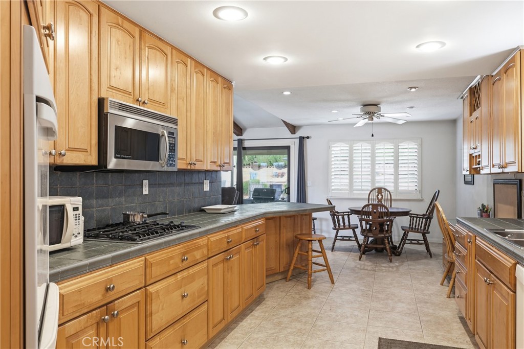 6076 Walnut Avenue Property Photo 21