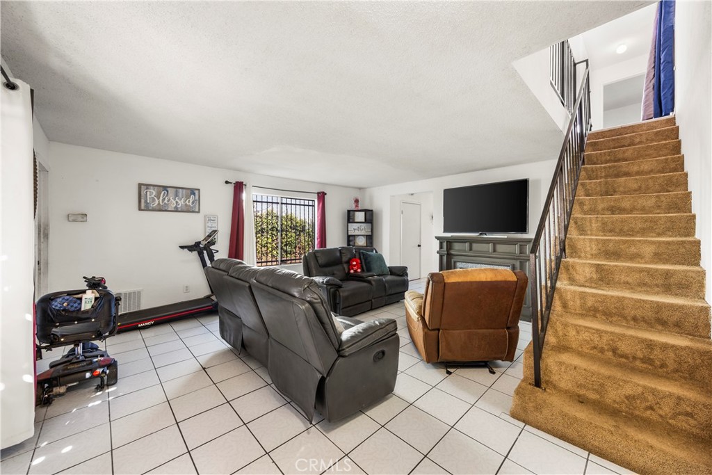 10616 Wilmington Property Photo 5