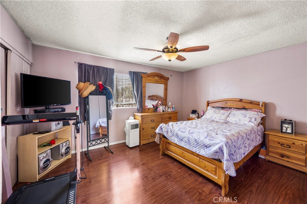 10616 Wilmington Property Photo 18