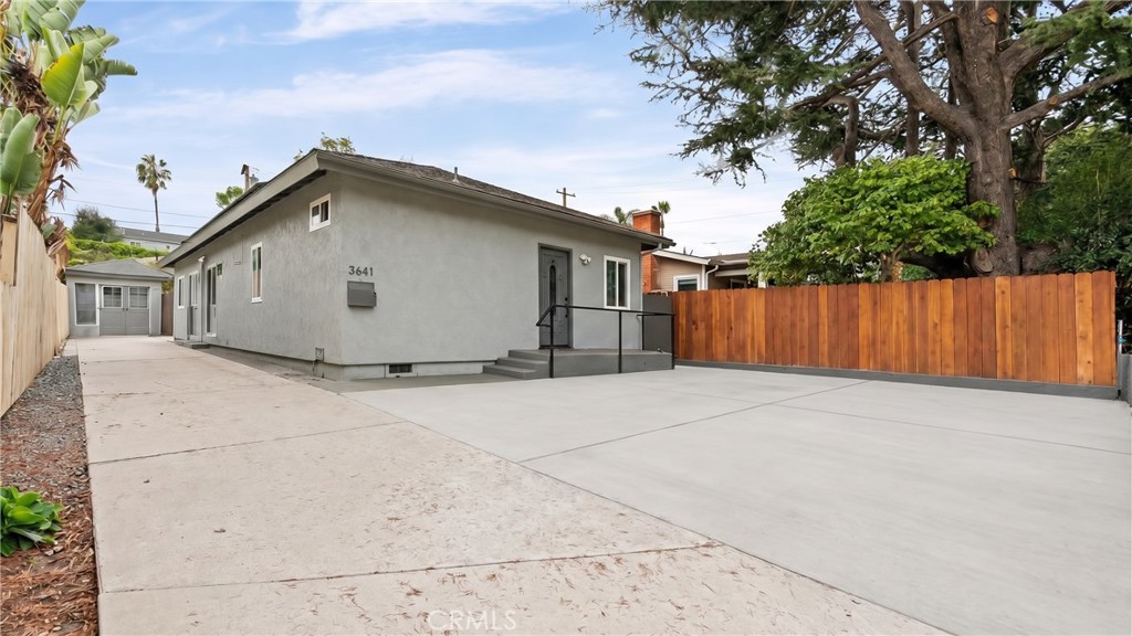 3641 Poe Street Property Photo 2
