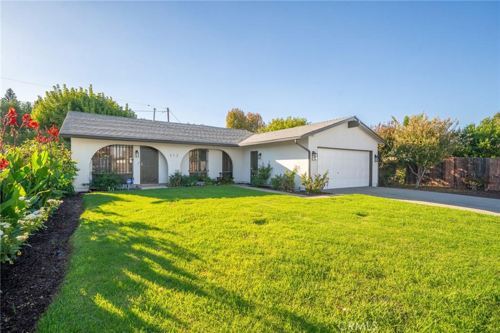212 N Acacia Avenue Property Photo 1
