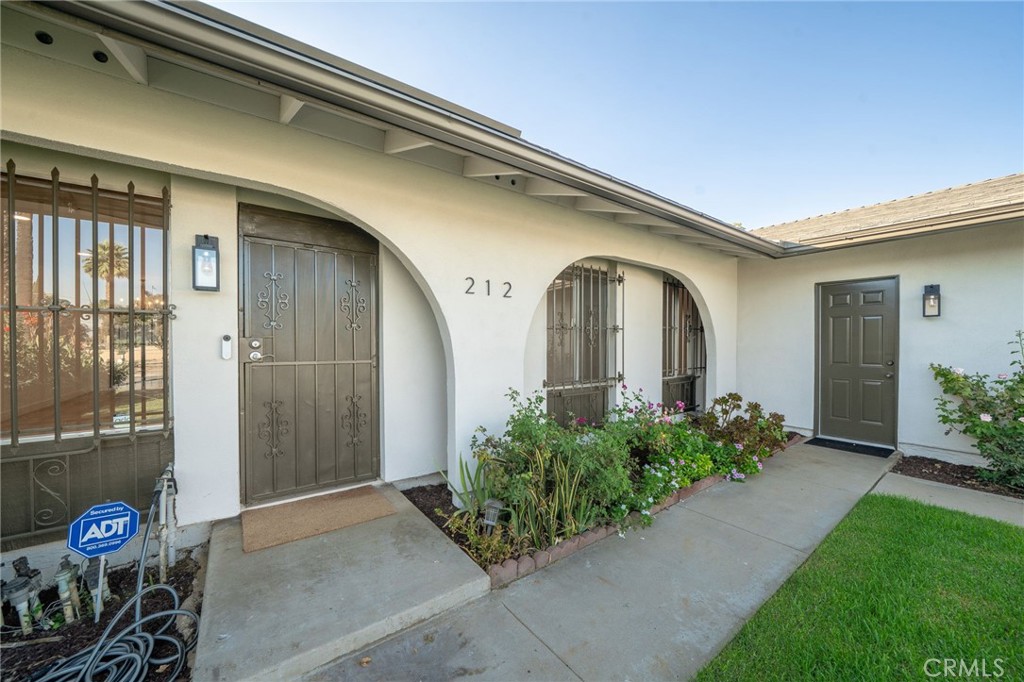 212 N Acacia Avenue Property Photo 3