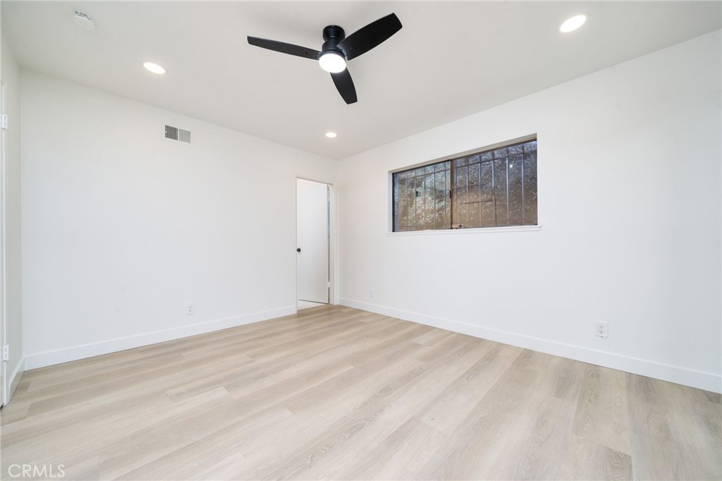 212 N Acacia Avenue Property Photo 18