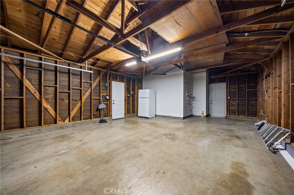 212 N Acacia Avenue Property Photo 21