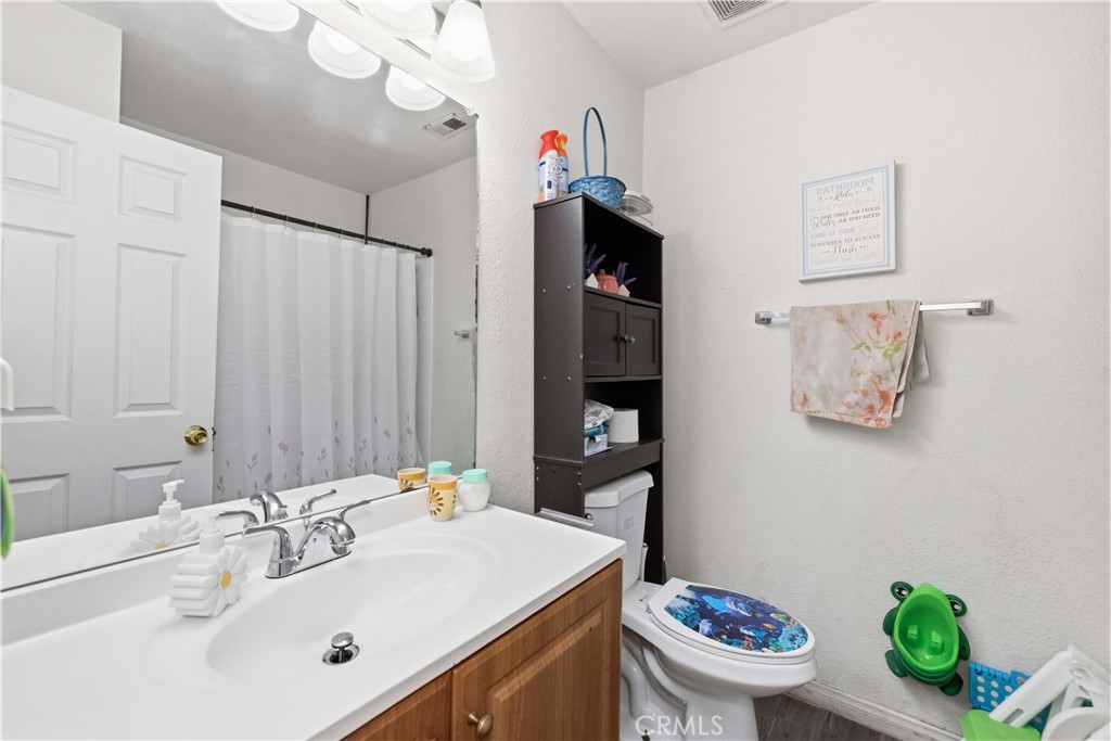 1021 W Avenue J13 Property Photo 10