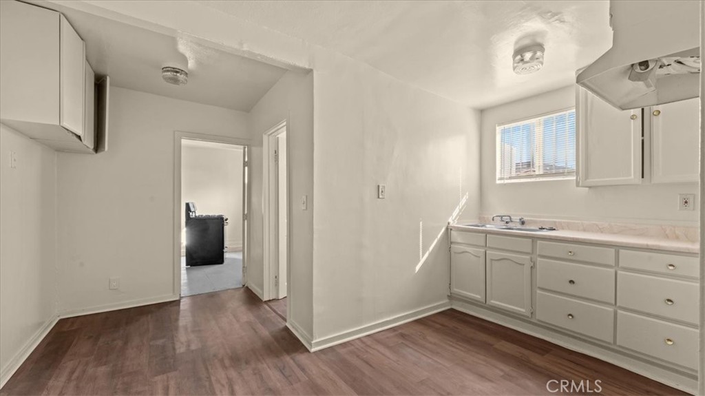 5429 2nd Property Photo 16