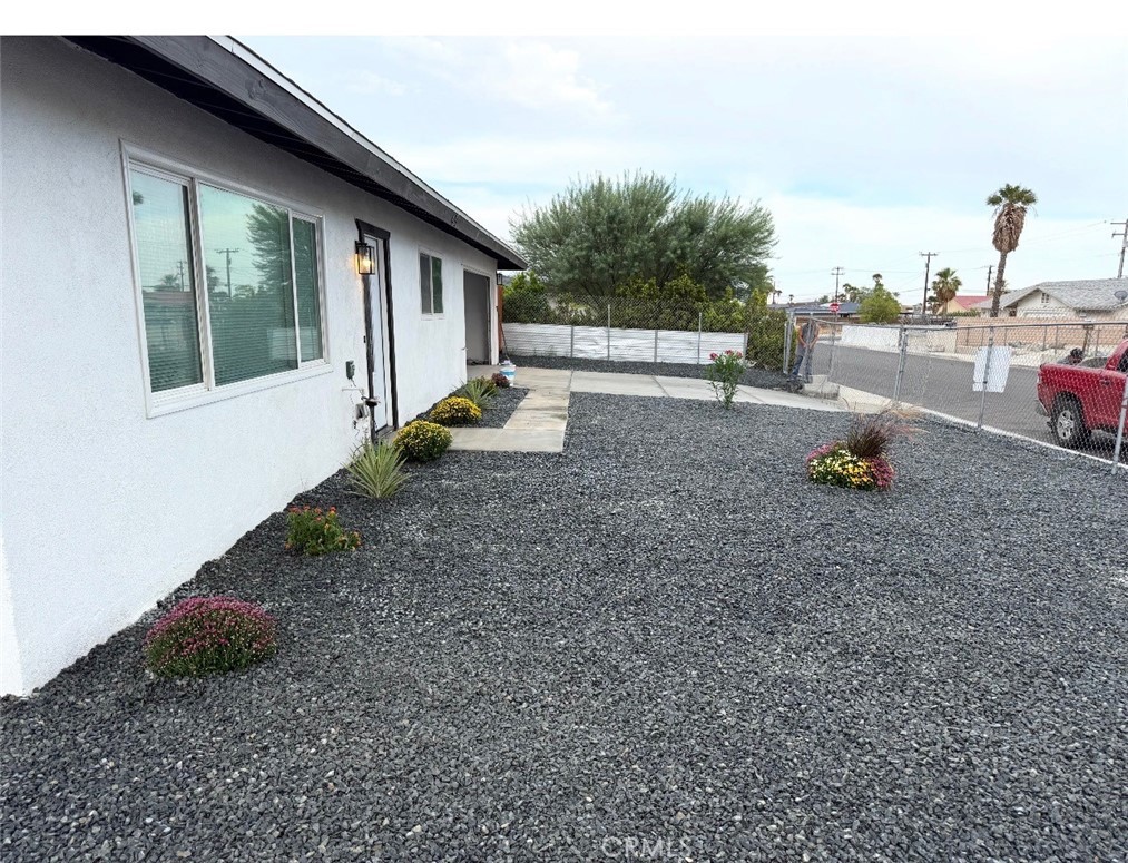 426 W Avenida Cerca Property Photo 2