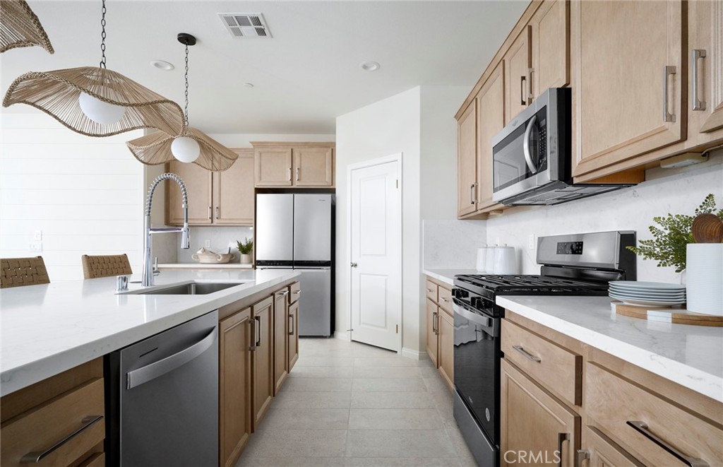 29690 Cliff Park Drive Property Photo 2