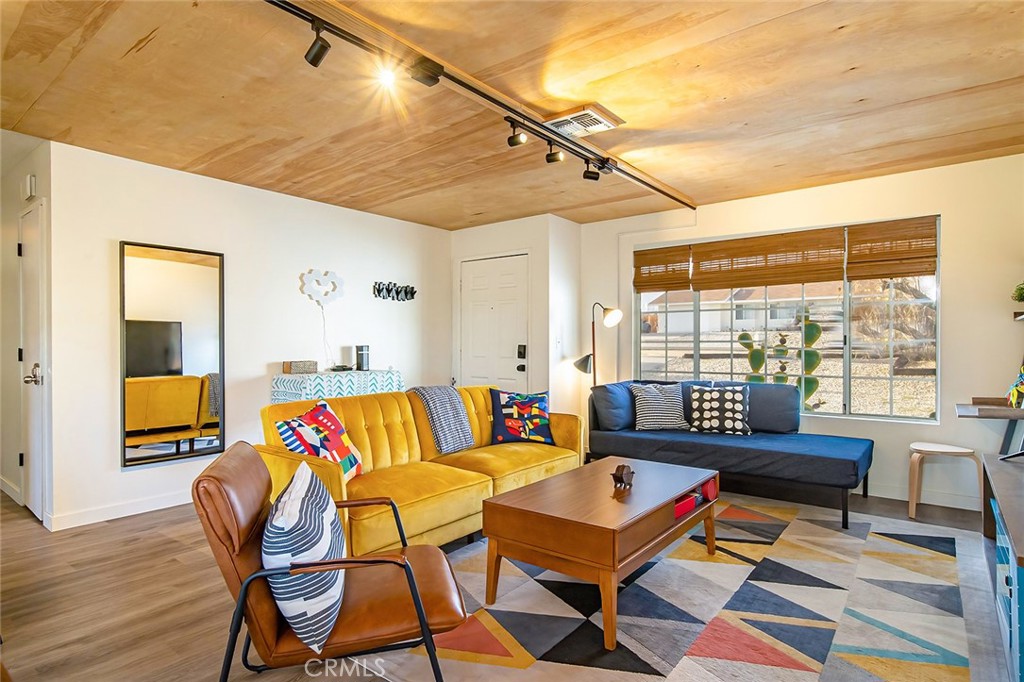 6123 Scenic Property Photo 4