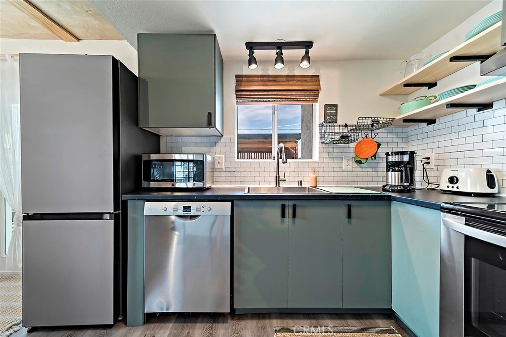6123 Scenic Property Photo 9