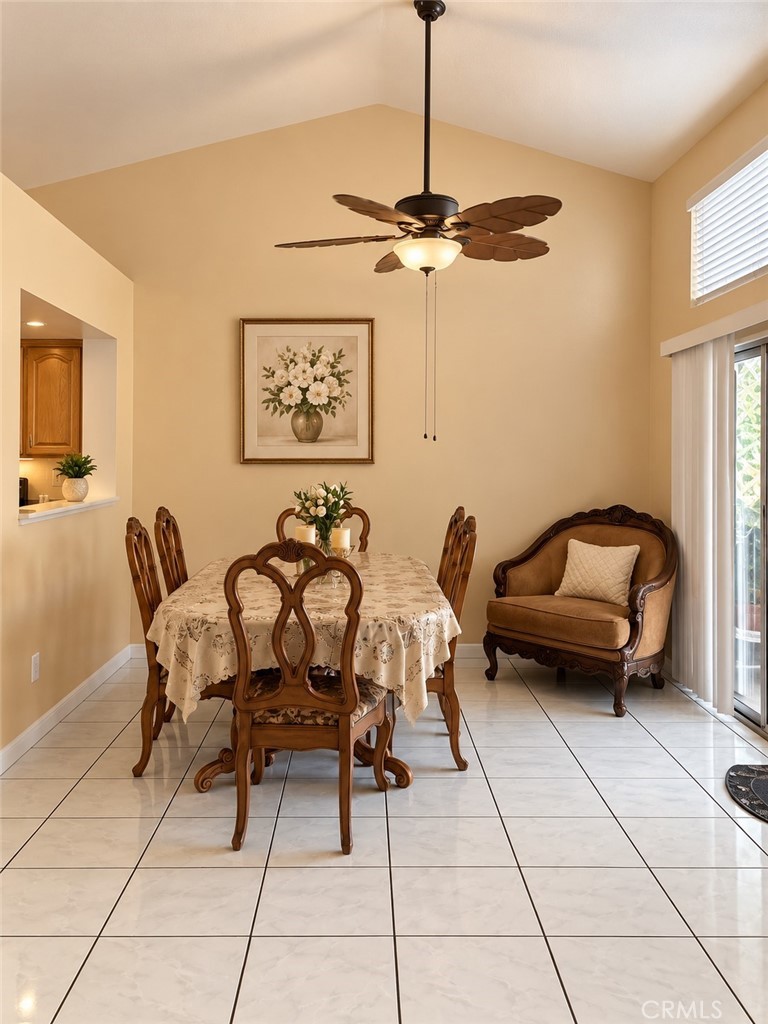 733 Periwinkle Property Photo 8