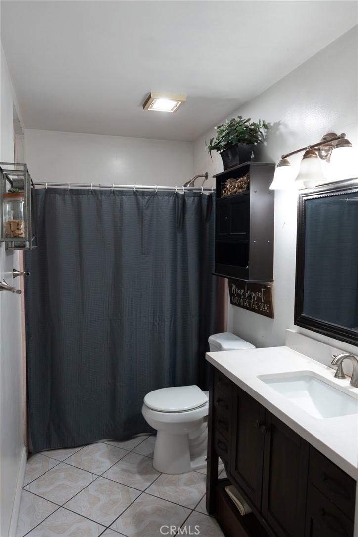 10837 Locust Property Photo 6