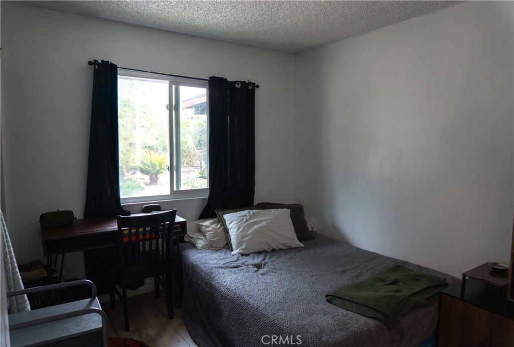 10837 Locust Property Photo 9