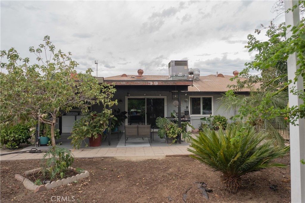 10837 Locust Property Photo 11