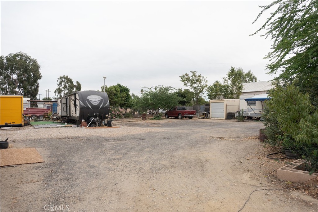 10837 Locust Property Photo 13