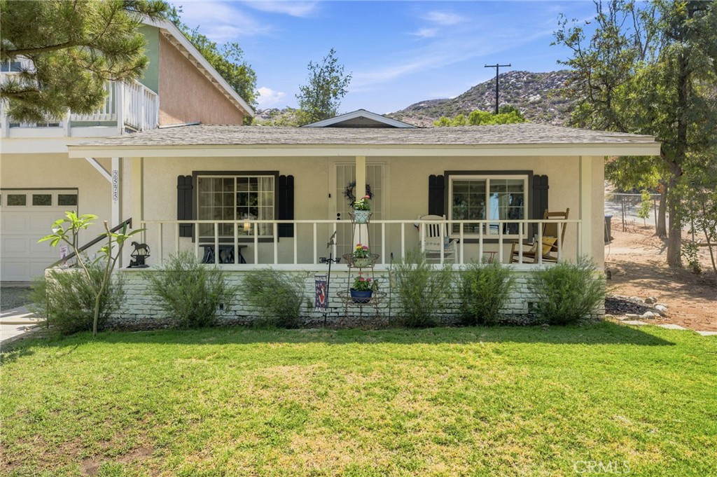 2575 Hillside Avenue Property Photo 3