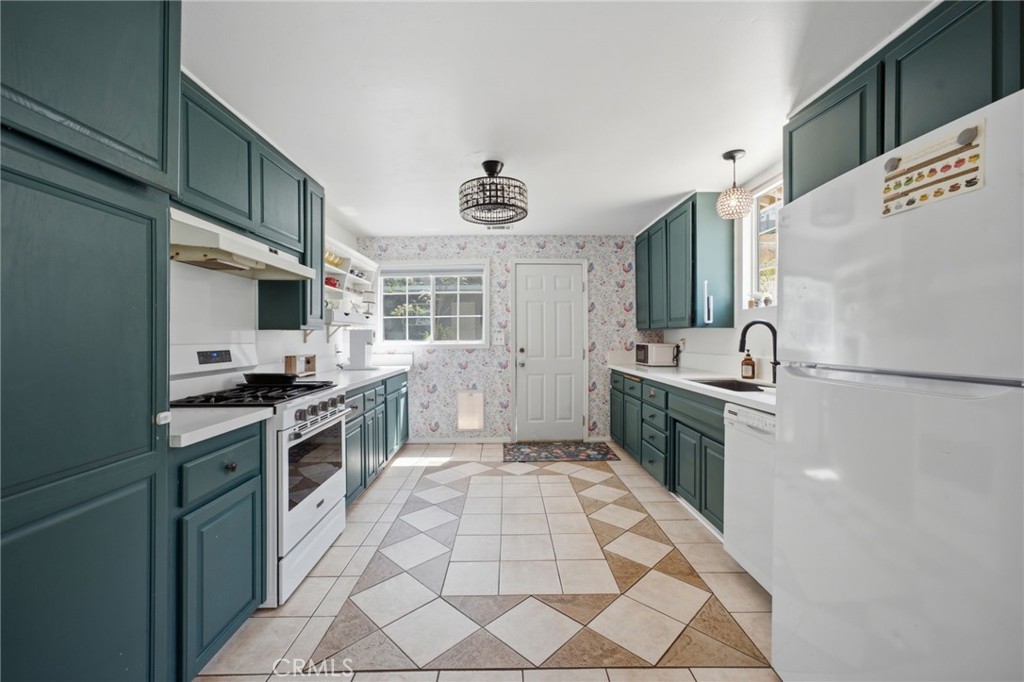2575 Hillside Avenue Property Photo 10
