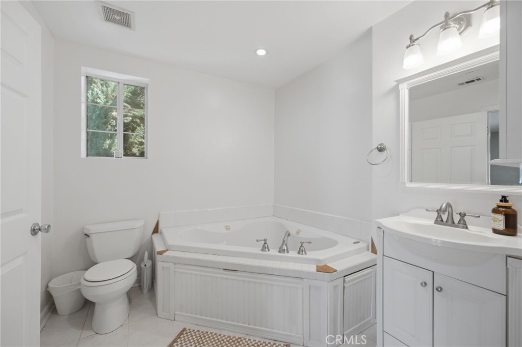 2575 Hillside Avenue Property Photo 25