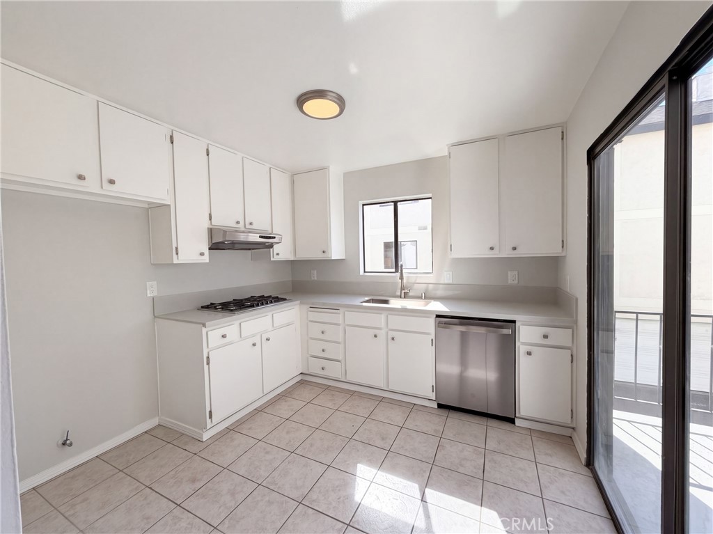 9620 Sepulveda 39 Property Photo 3