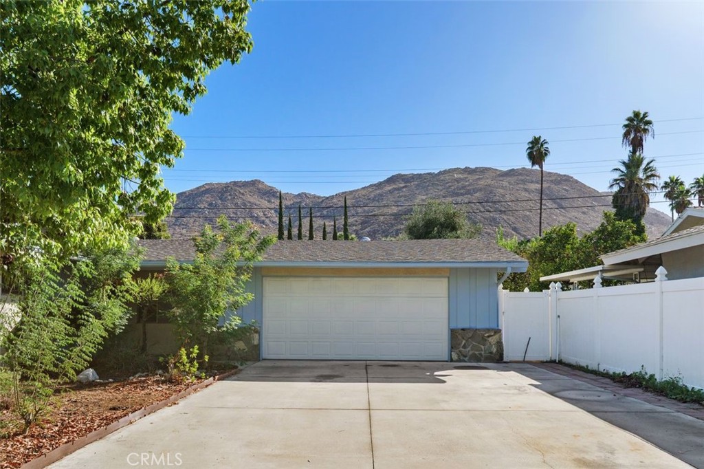 4044 Mt Vernon Avenue Property Photo 3