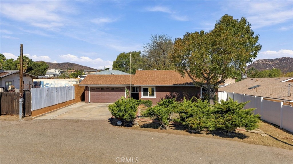 10132 Conejo Property Photo 1