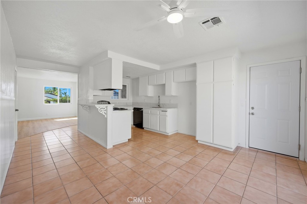 10132 Conejo Property Photo 2