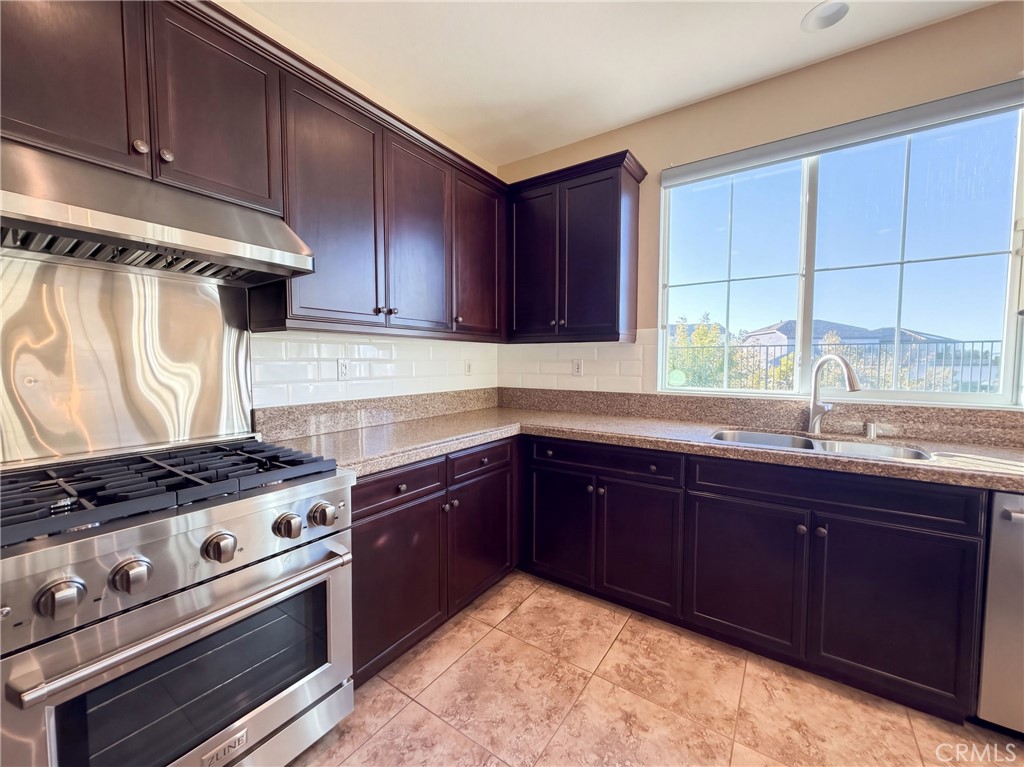 37601 Ficus Court Property Photo 6