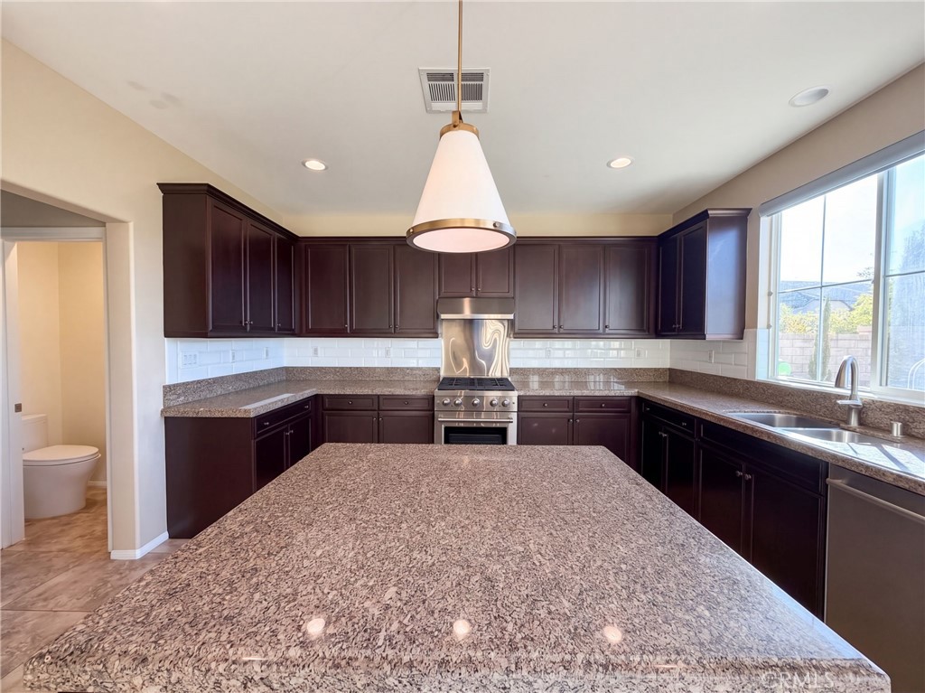 37601 Ficus Court Property Photo 7