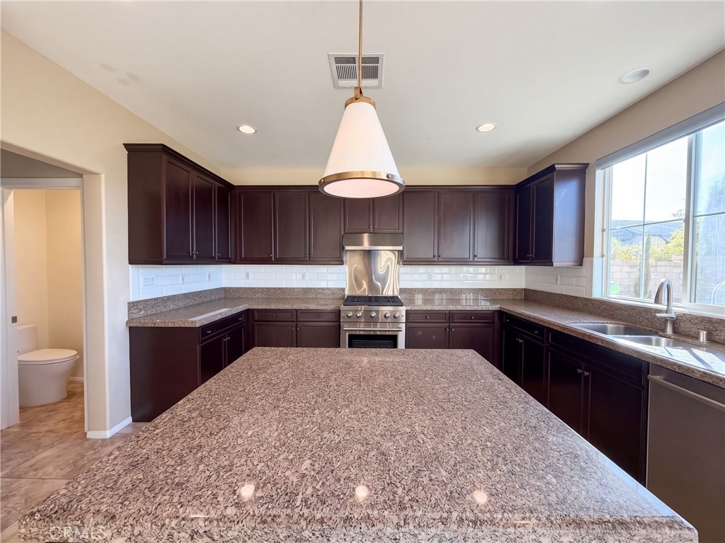 37601 Ficus Court Property Photo 7