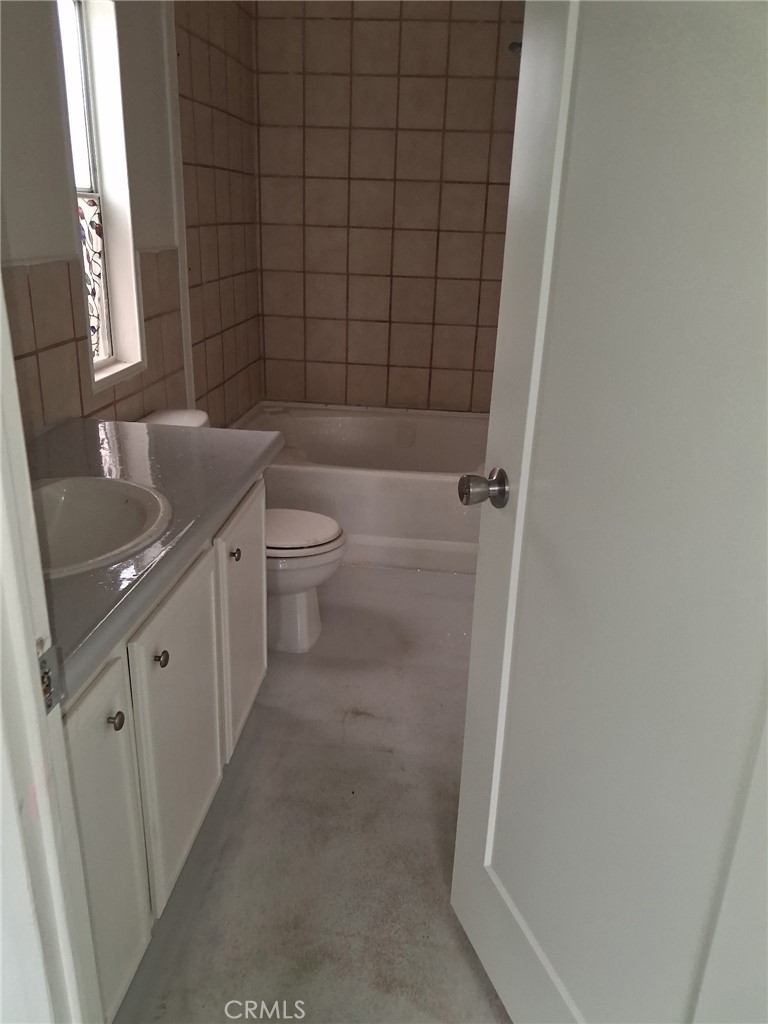 1590 W Menlo Property Photo 4