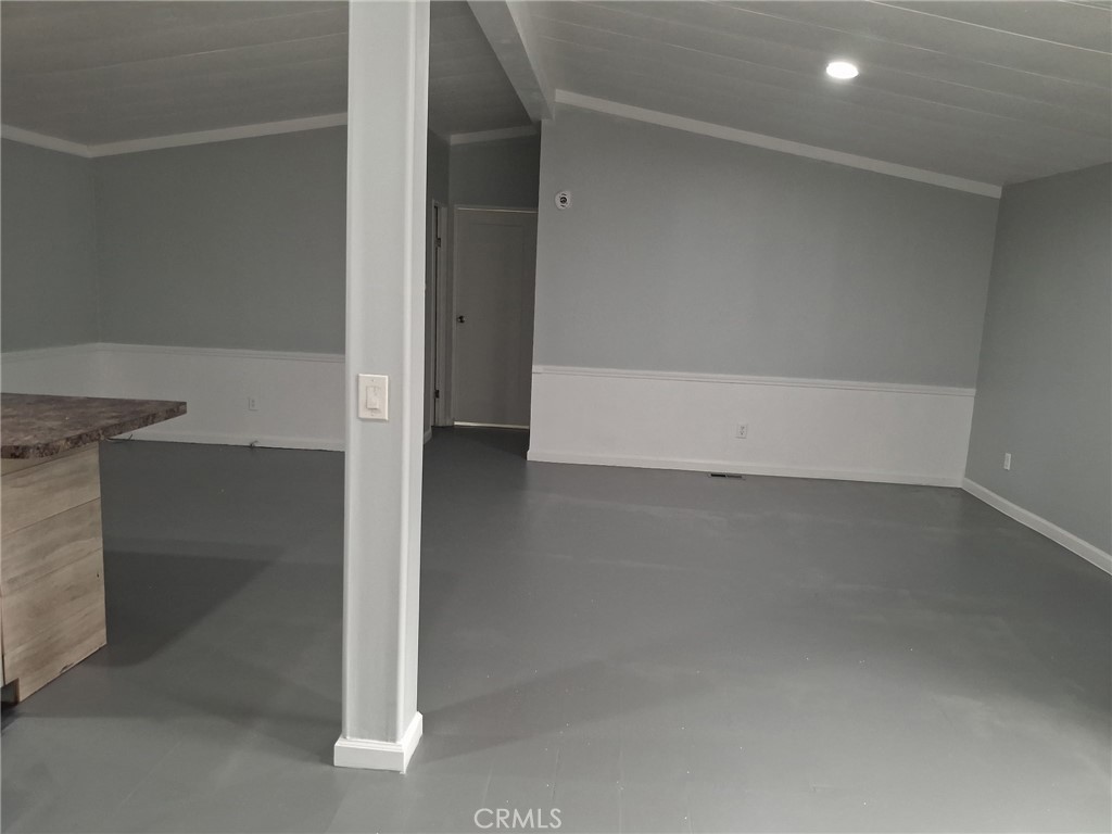 1590 W Menlo Property Photo 8