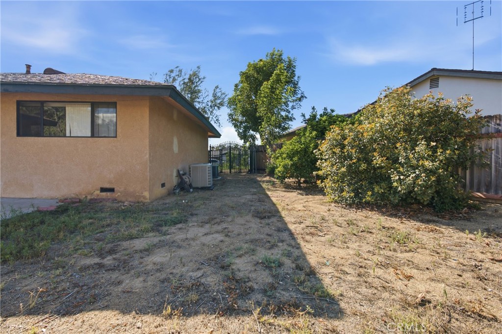 3318 Celeste Property Photo 33
