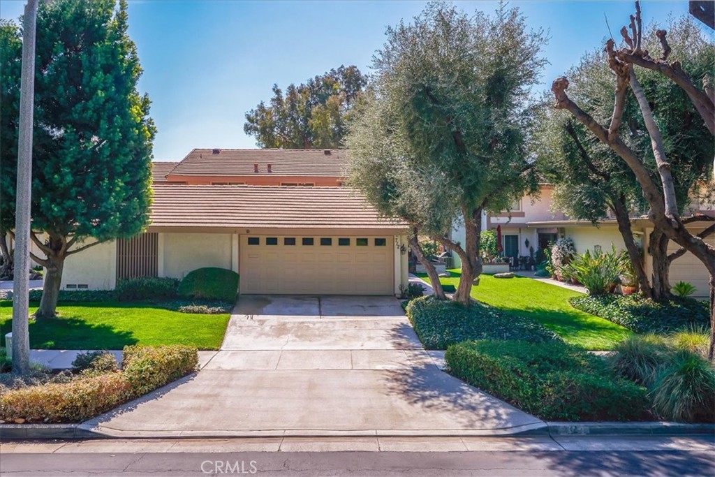 712 Via Zapata Property Photo 3