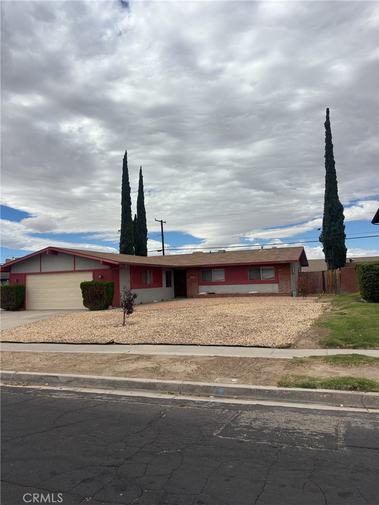 15766 La Paz Drive Property Photo 1