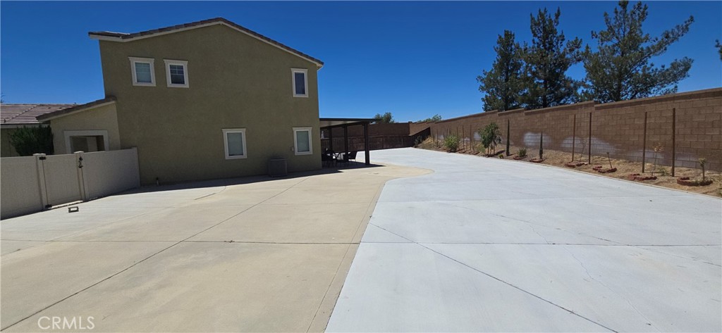 36410 Amateur Property Photo 45