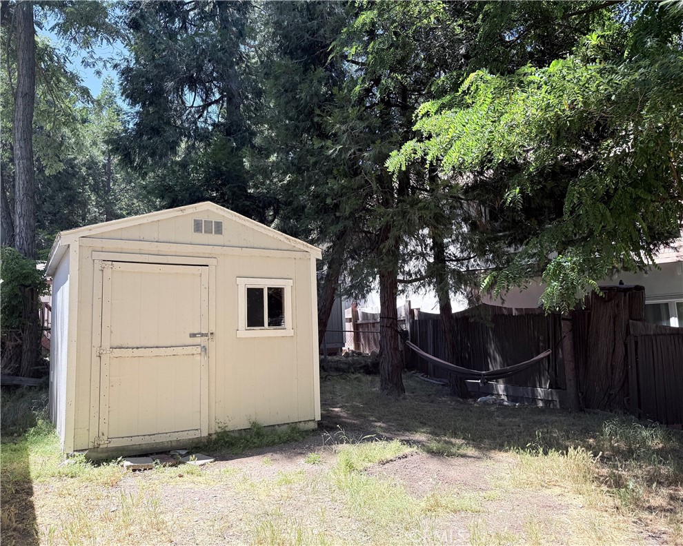 684 Forest Shade Rd Property Photo 3