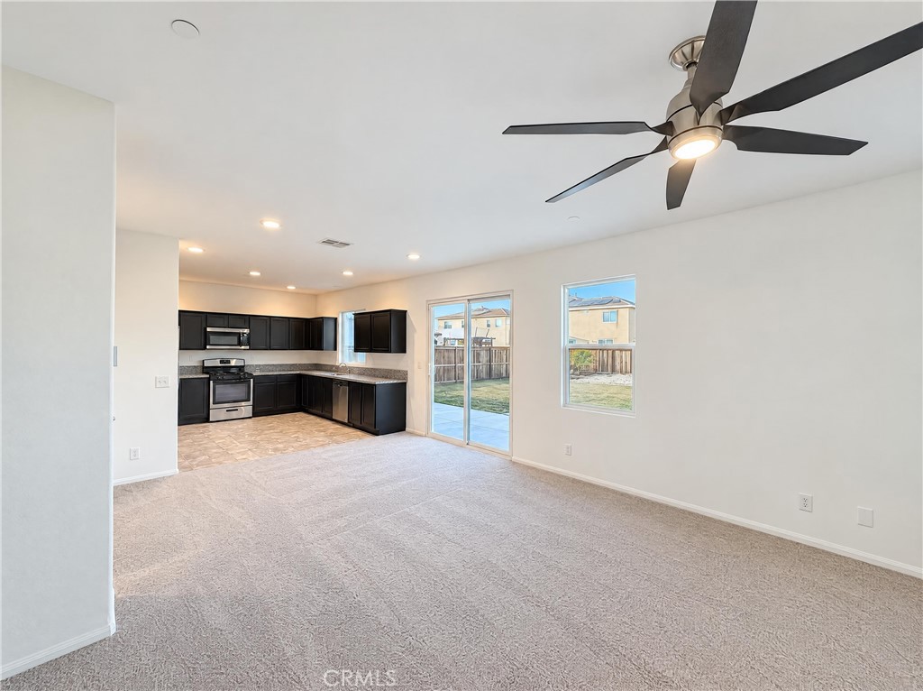 3019 Desert Cloud Property Photo 6