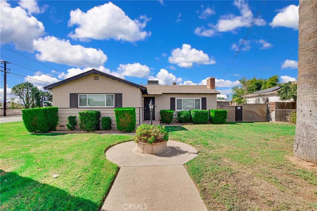 4593 Glen Property Photo 1